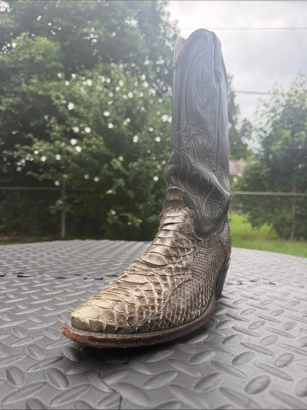 Vintage Dan Post Exotic Snakeskin Cowboy Boots in Gray size 9D Made in USA